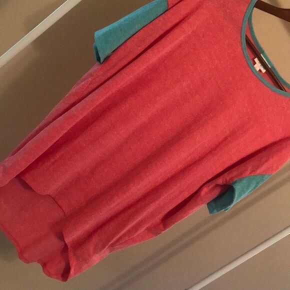 LuLaRoe Oversized Tee - Size XS - Picture 3 of 6